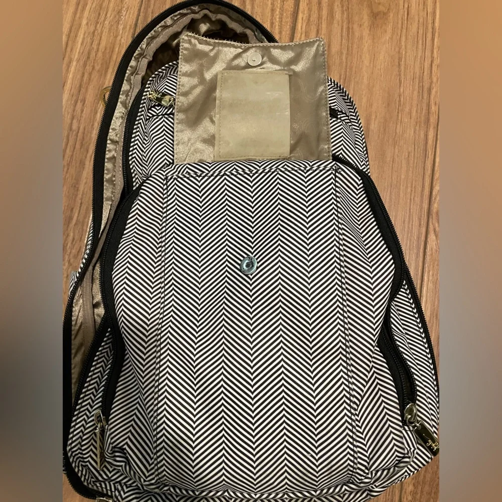 JuJuBe Diaper bag Backpack